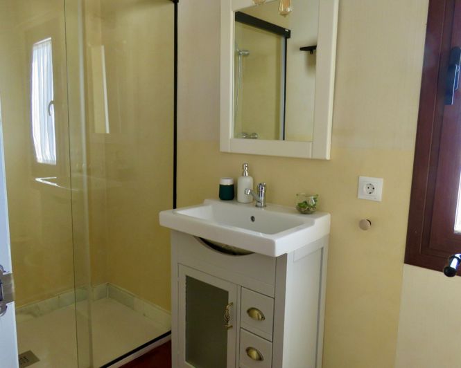 Image No.13-10 Bed Property for sale