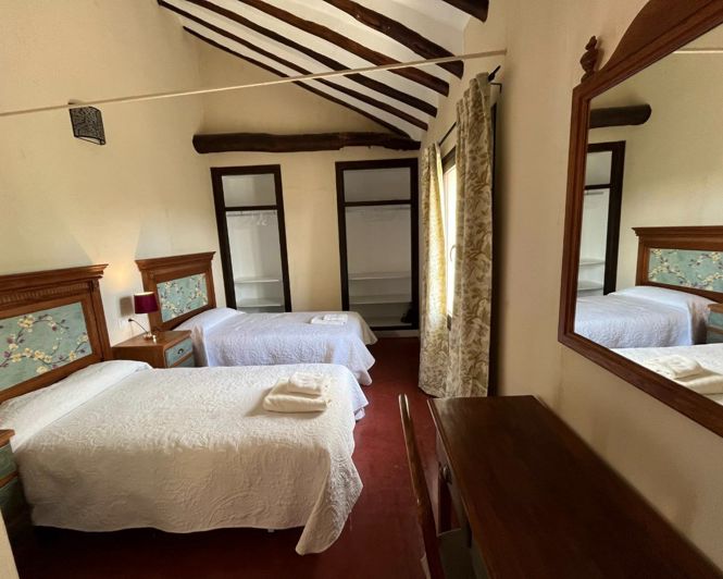 Image No.14-10 Bed Property for sale