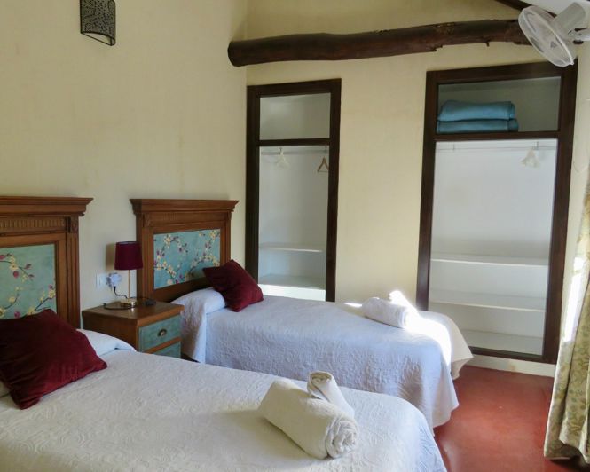 Image No.15-10 Bed Property for sale