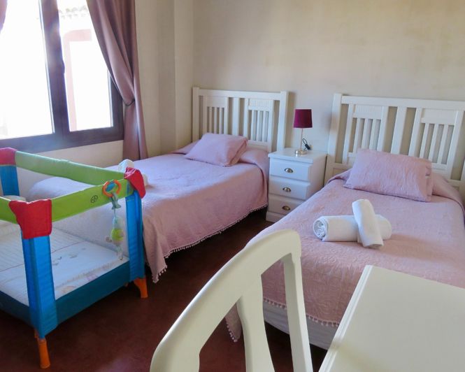 Image No.16-10 Bed Property for sale