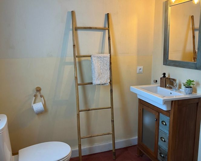 Image No.17-10 Bed Property for sale