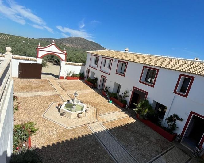 Image No.2-10 Bed Property for sale