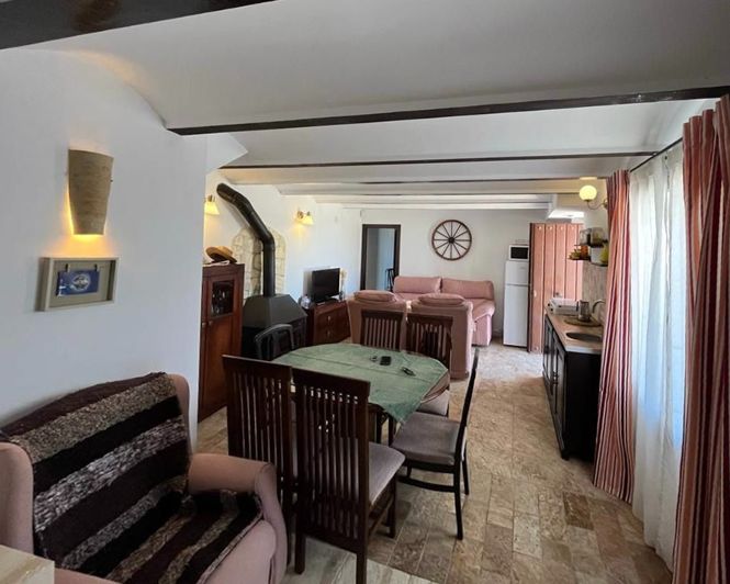 Image No.21-10 Bed Property for sale