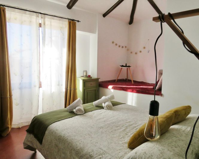 Image No.22-10 Bed Property for sale