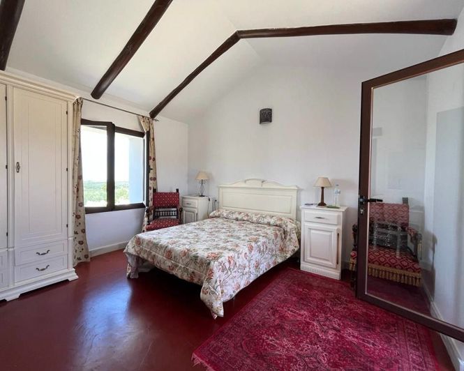 Image No.25-10 Bed Property for sale