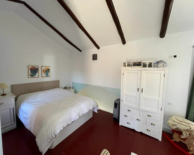 Image No.26-10 Bed Property for sale