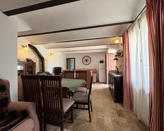 Image No.26-10 Bed Property for sale