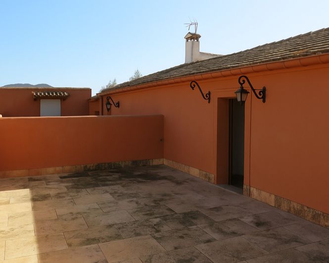 Image No.28-10 Bed Property for sale