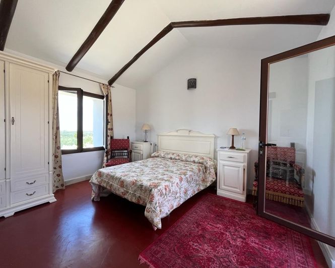 Image No.33-10 Bed Property for sale