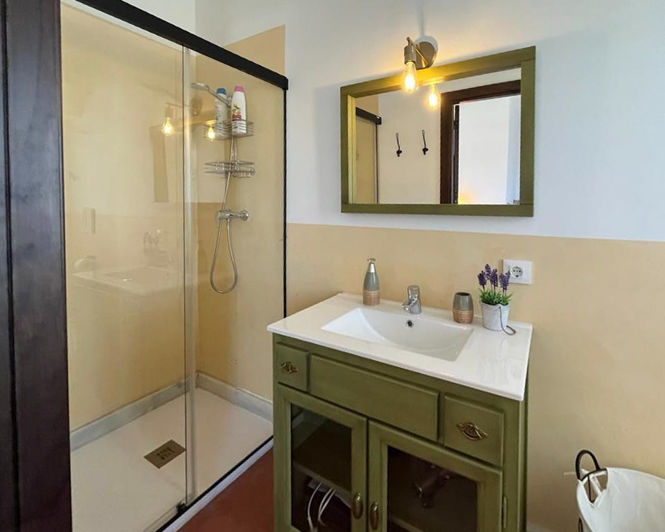 Image No.34-10 Bed Property for sale