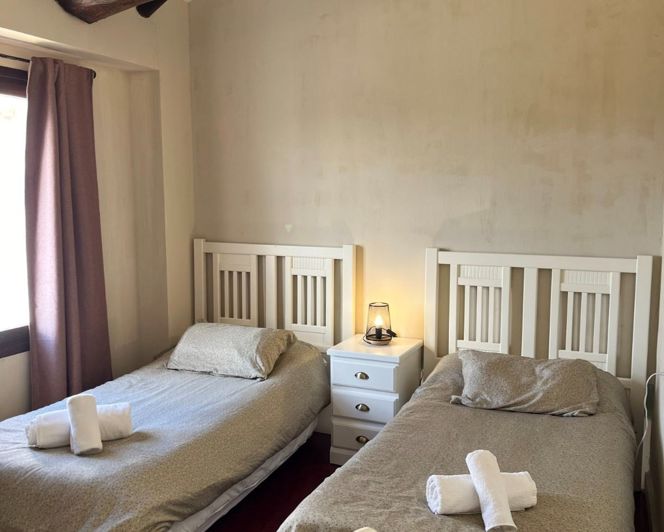 Image No.36-10 Bed Property for sale