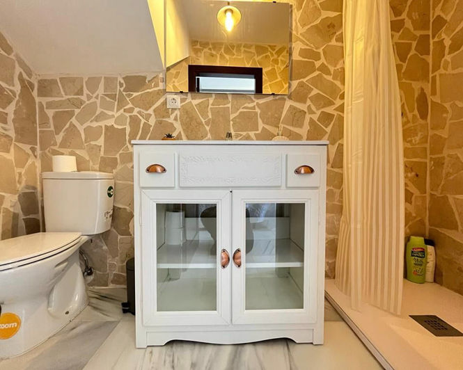 Image No.37-10 Bed Property for sale