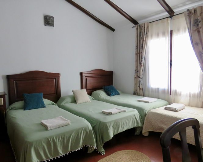 Image No.40-10 Bed Property for sale