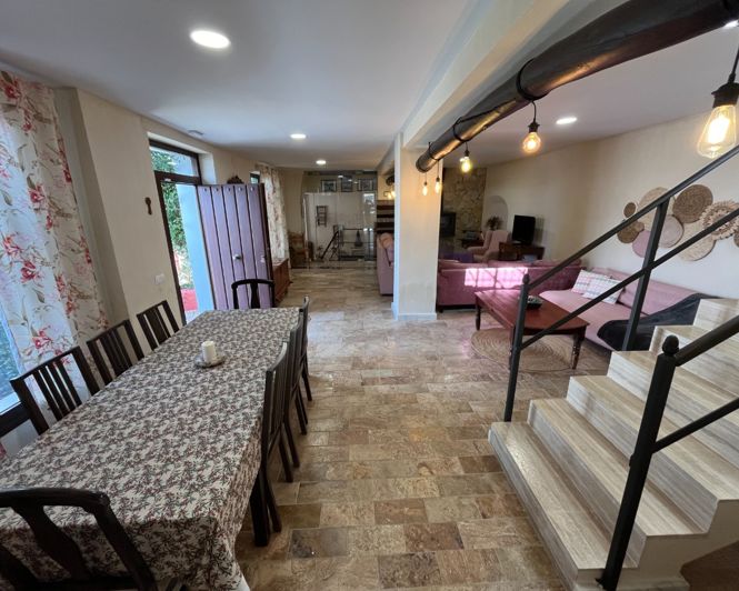 Image No.46-10 Bed Property for sale