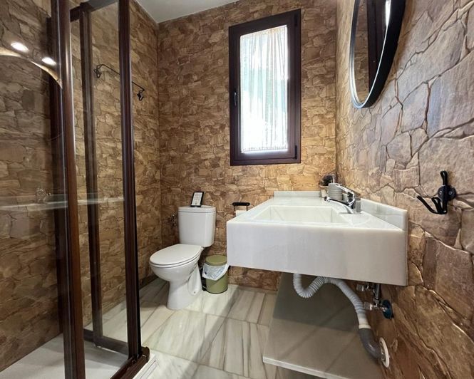 Image No.49-10 Bed Property for sale