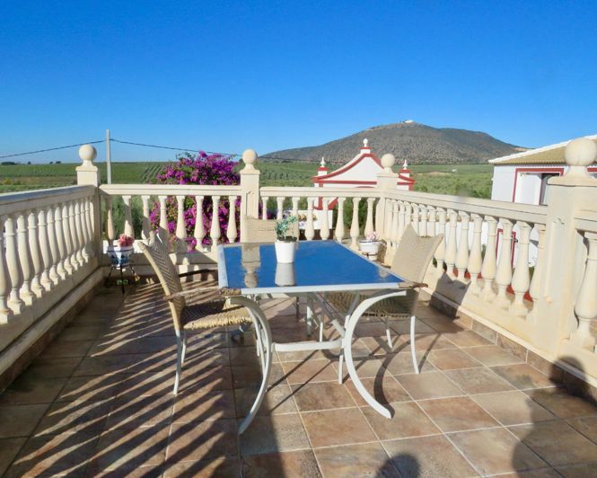 Image No.50-10 Bed Property for sale