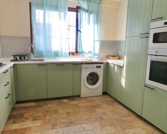 Image No.7-10 Bed Property for sale