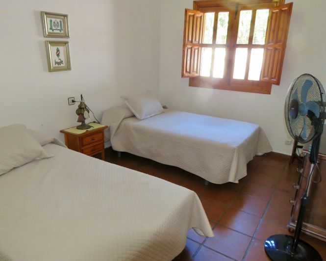 Image No.29-4 Bed Property for sale