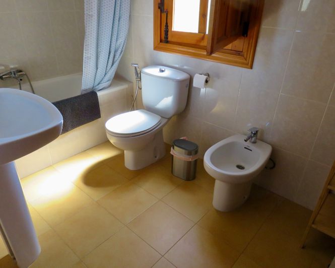 Image No.32-4 Bed Property for sale