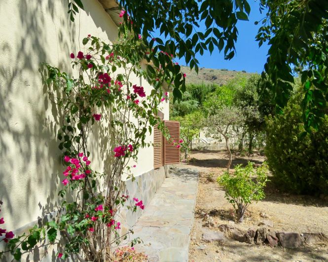 Image No.4-4 Bed Property for sale