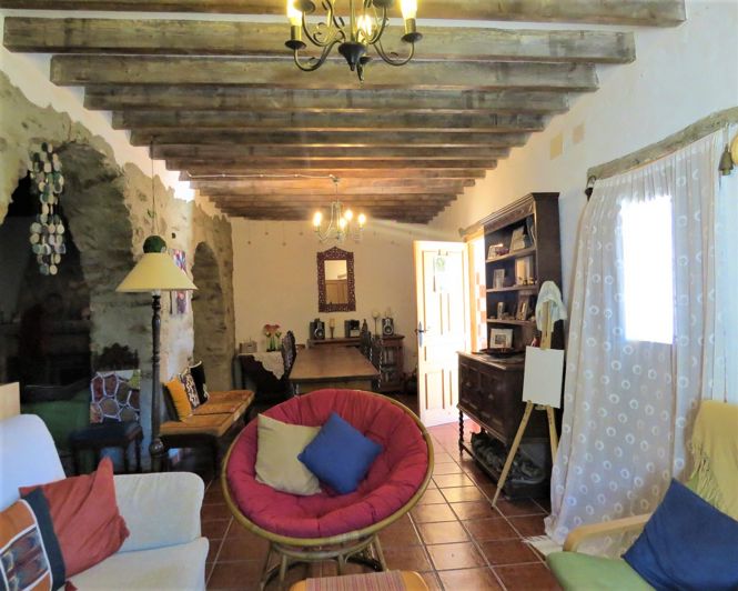 Image No.14-3 Bed Property for sale