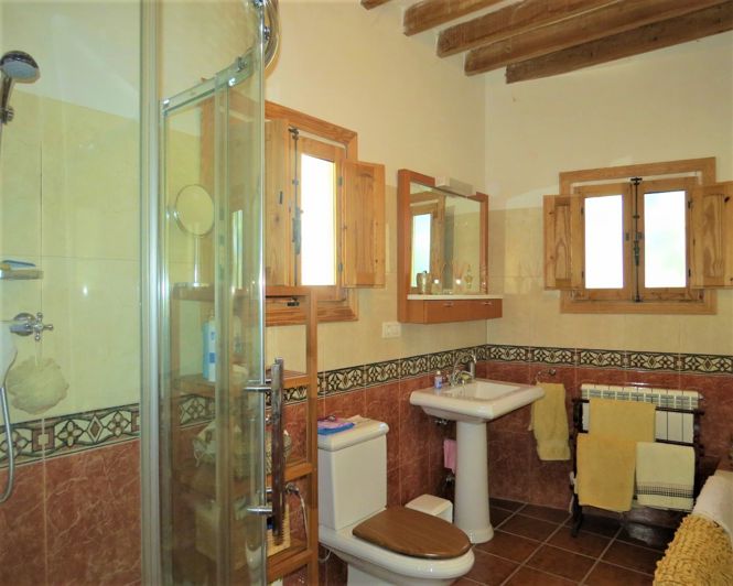 Image No.24-3 Bed Property for sale