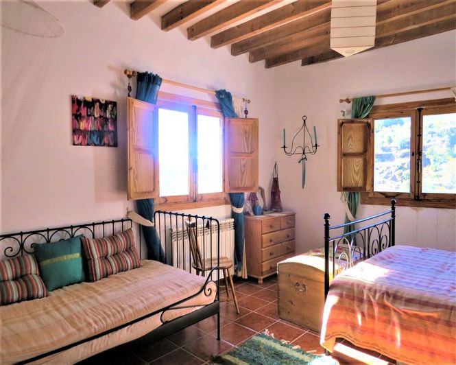 Image No.28-3 Bed Property for sale