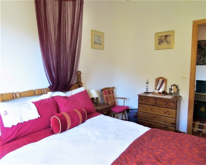 Image No.32-3 Bed Property for sale