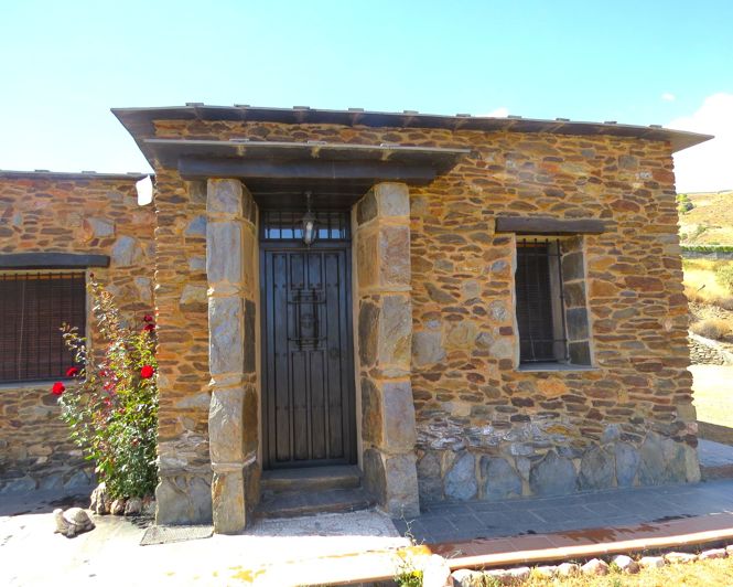 Image No.10-3 Bed Property for sale