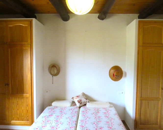 Image No.34-3 Bed Property for sale