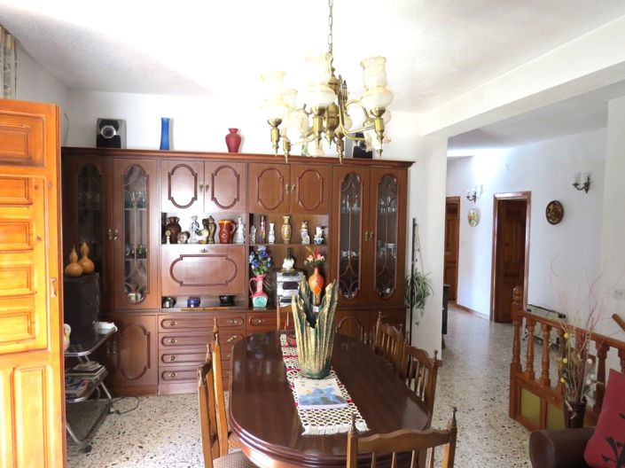 Image No.30-4 Bed Property for sale