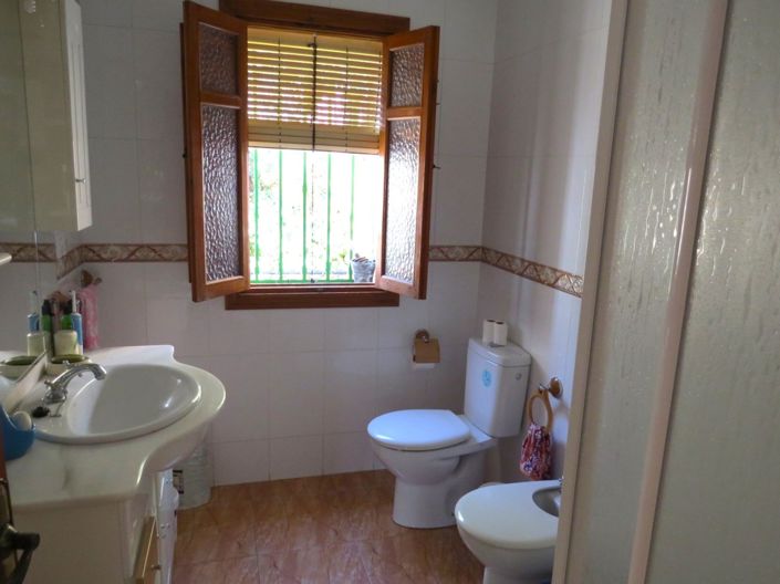 Image No.39-4 Bed Property for sale