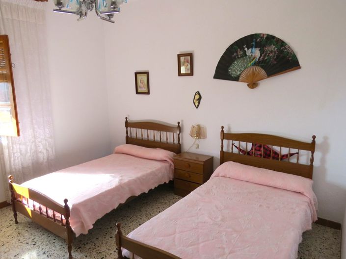 Image No.43-4 Bed Property for sale