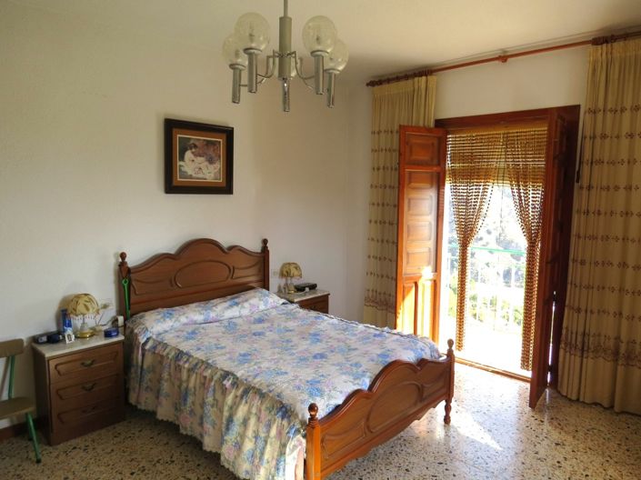 Image No.46-4 Bed Property for sale