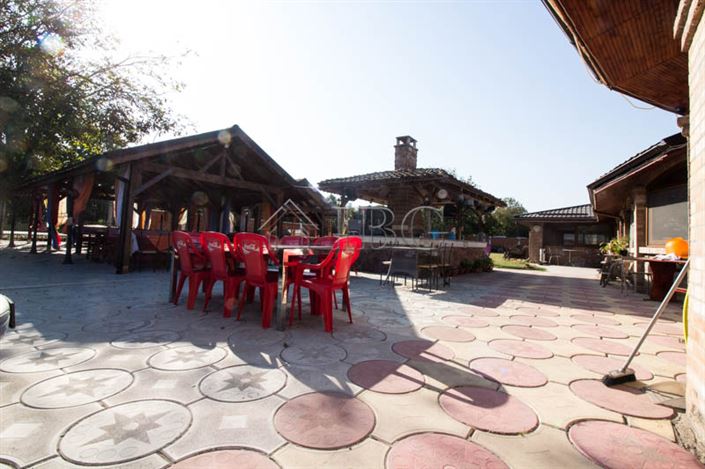 Image No.8-3 Bed Commercial for sale