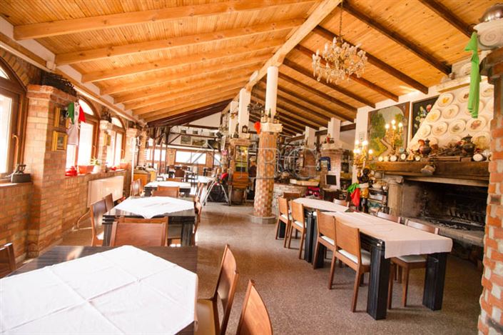 Image No.9-3 Bed Commercial for sale