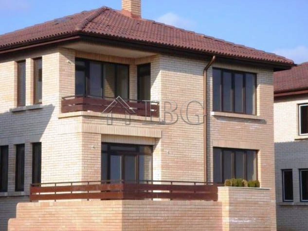 Image No.10-3 Bed House for sale