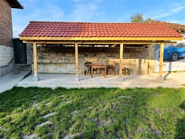 1635939125house-with-big-yard-near-provadia-7