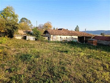 1635939122house-with-big-yard-near-provadia-1