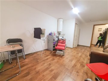 1638175809hairdresser-saloon-for-rent-in-the-