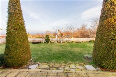 16450879703-bedroom-house-near-sunny-beach-im