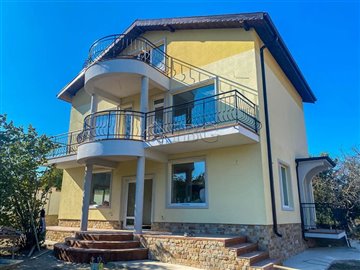 1 - Varna, House