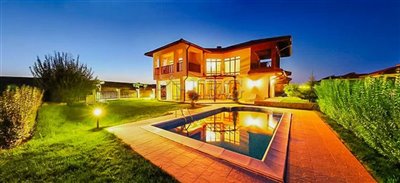 16478751083-bedrooms-house-near-beach-0-02-05