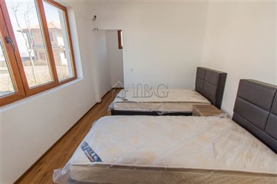 16478750283-bedrooms-house-near-beach-img6527