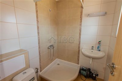 16478750283-bedrooms-house-near-beach-img6520