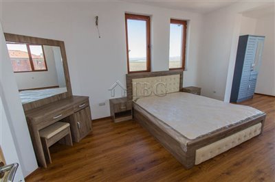 16478750283-bedrooms-house-near-beach-img6538