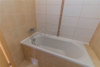 16478750283-bedrooms-house-near-beach-img6557