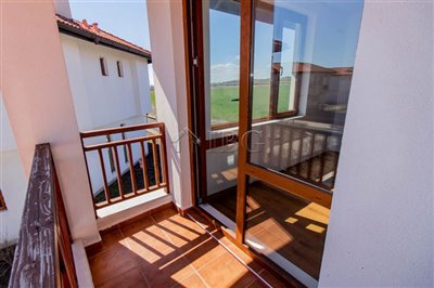 16478750293-bedrooms-house-near-beach-img6563