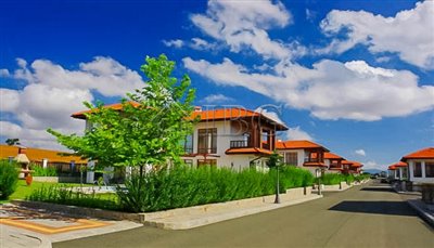 16478751083-bedrooms-house-near-beach-0-02-05