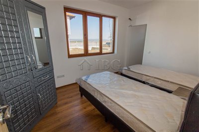 16478750273-bedrooms-house-near-beach-img6526